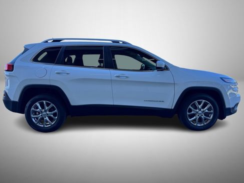 Used 2017 Jeep Cherokee Latitude w/ Comfort/Convenience Group image 6