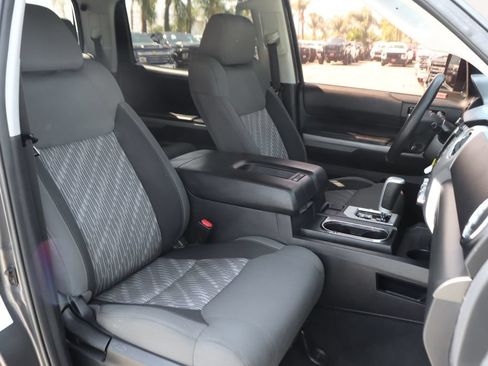 Used 2018 Toyota Tundra SR5 w/ SR5 Upgrade Package AWD/4WD image 38