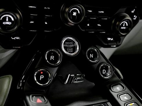 Used 2023 Aston Martin V12 Vantage image 15