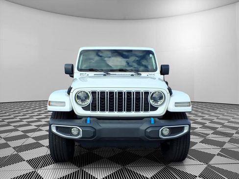 Certified 2024 Jeep Wrangler Unlimited Sahara AWD/4WD image 2
