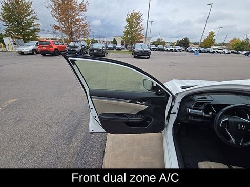 Used 2018 Honda Civic Touring image 14