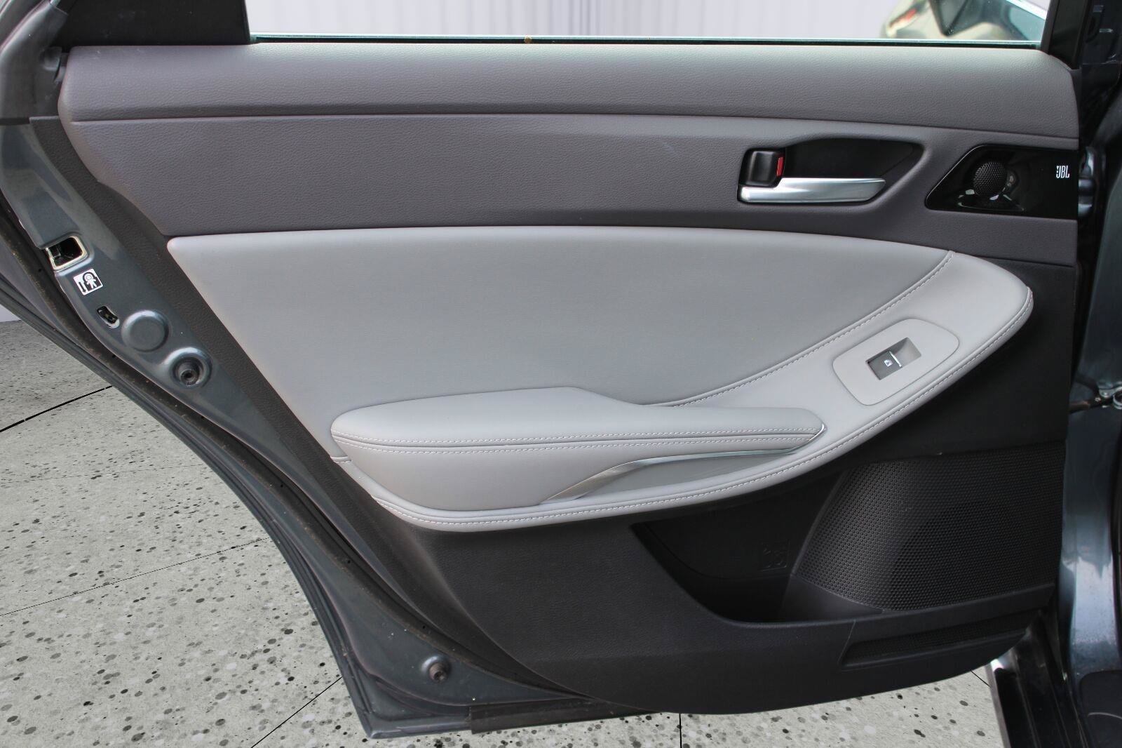 Used 2019 Toyota Avalon XLE FWD image 44