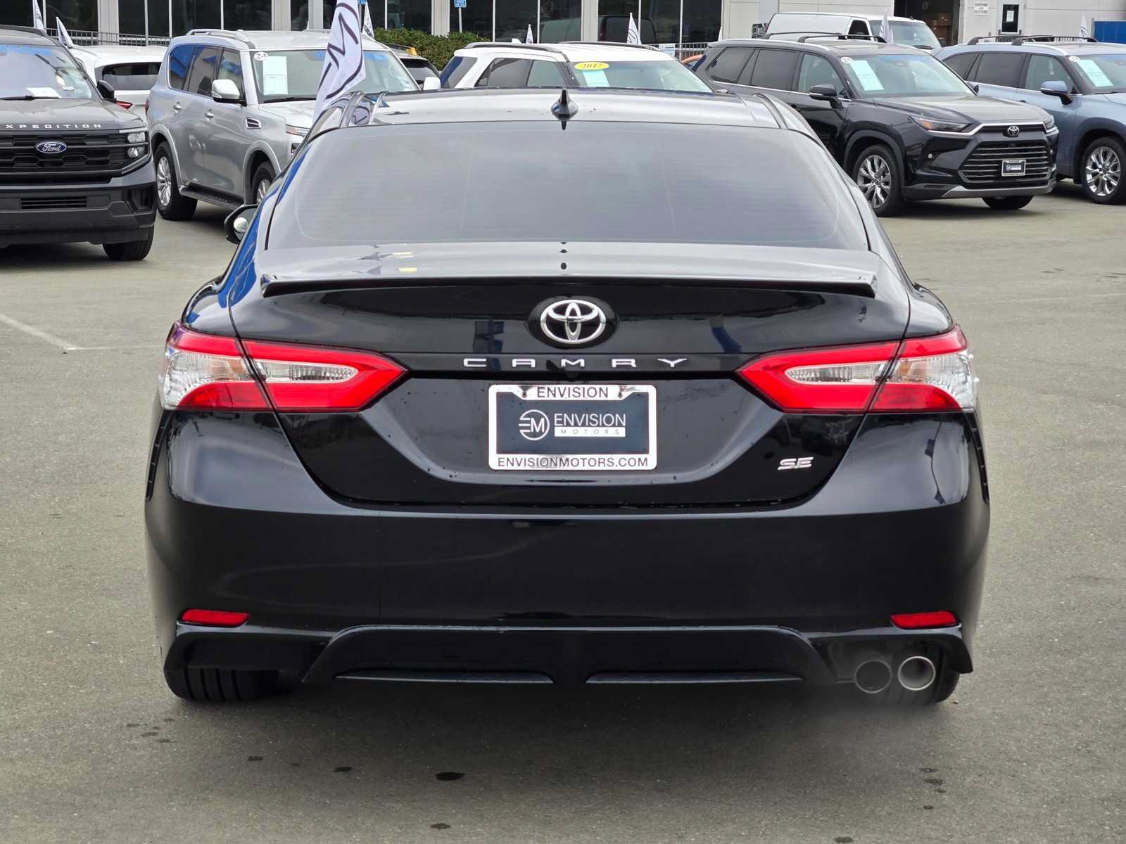 Used 2020 Toyota Camry SE FWD image 6