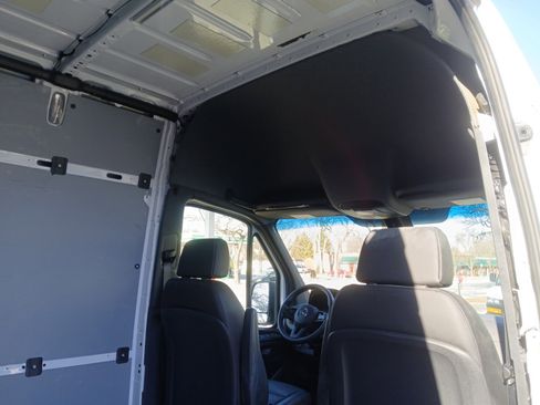 Used 2024 Mercedes-Benz Sprinter 2500 image 21