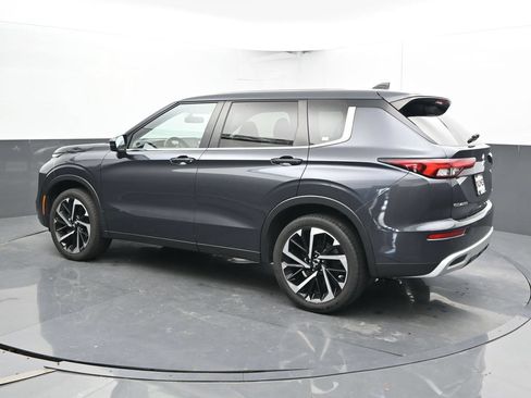 Used 2024 Mitsubishi Outlander SE AWD/4WD image 10