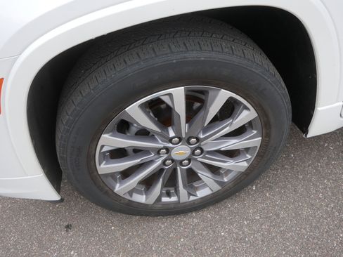 Used 2023 Chevrolet Traverse Premier w/ LPO, Floor Liner Package AWD/4WD image 16