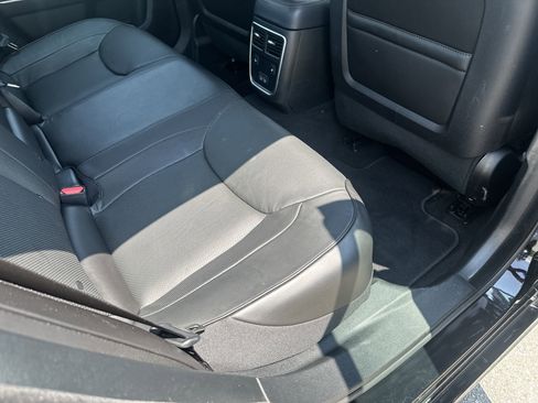 New 2023 Chrysler 300 Touring L w/ Popular Equipment Group image 24