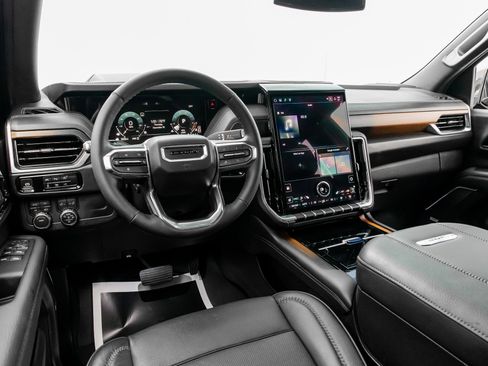 Used 2025 GMC Yukon Denali image 39