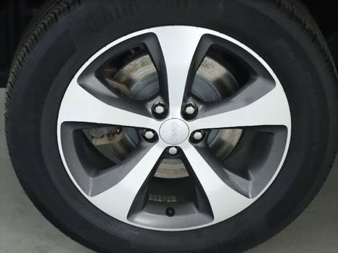 Certified 2021 Jeep Cherokee Limited image 12