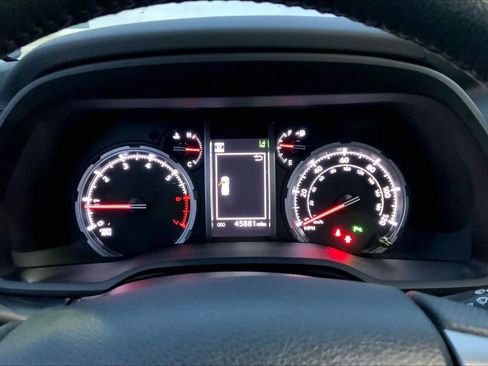 Used 2024 Toyota 4Runner Limited AWD/4WD image 25