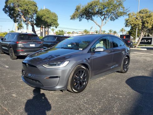 Used 2023 Tesla Model X image 3