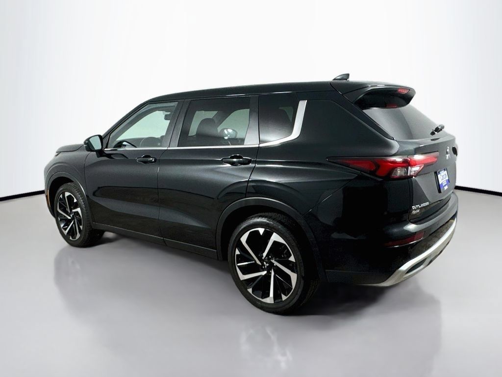 Used 2022 Mitsubishi Outlander SE AWD/4WD image 5
