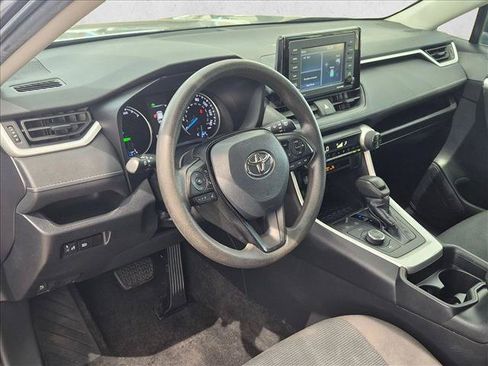 Used 2021 Toyota RAV4 LE AWD/4WD image 10