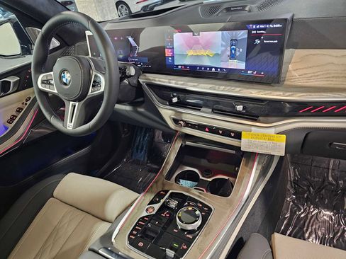 New 2026 BMW X7 M60i image 48