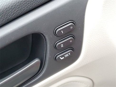 Used 2025 Honda Odyssey EX-L image 17