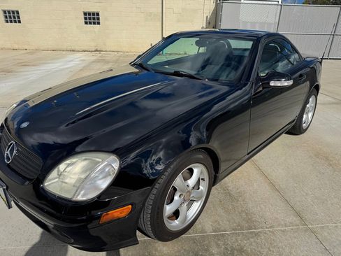 Used 2003 Mercedes-Benz SLK 320 image 2