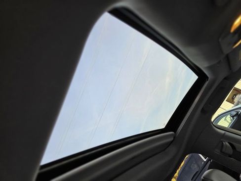 Used 2022 Toyota Highlander XLE image 28