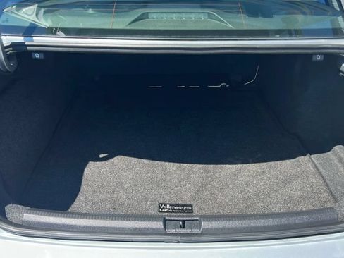 Used 2018 Volkswagen Passat 3.6 FWD image 10