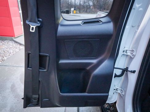 Used 2018 Toyota Tacoma TRD Off-Road w/ Technology Package image 28