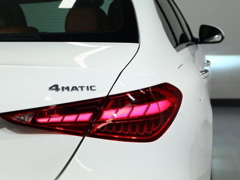 Used 2023 Mercedes-Benz C 300 4MATIC Sedan image 12