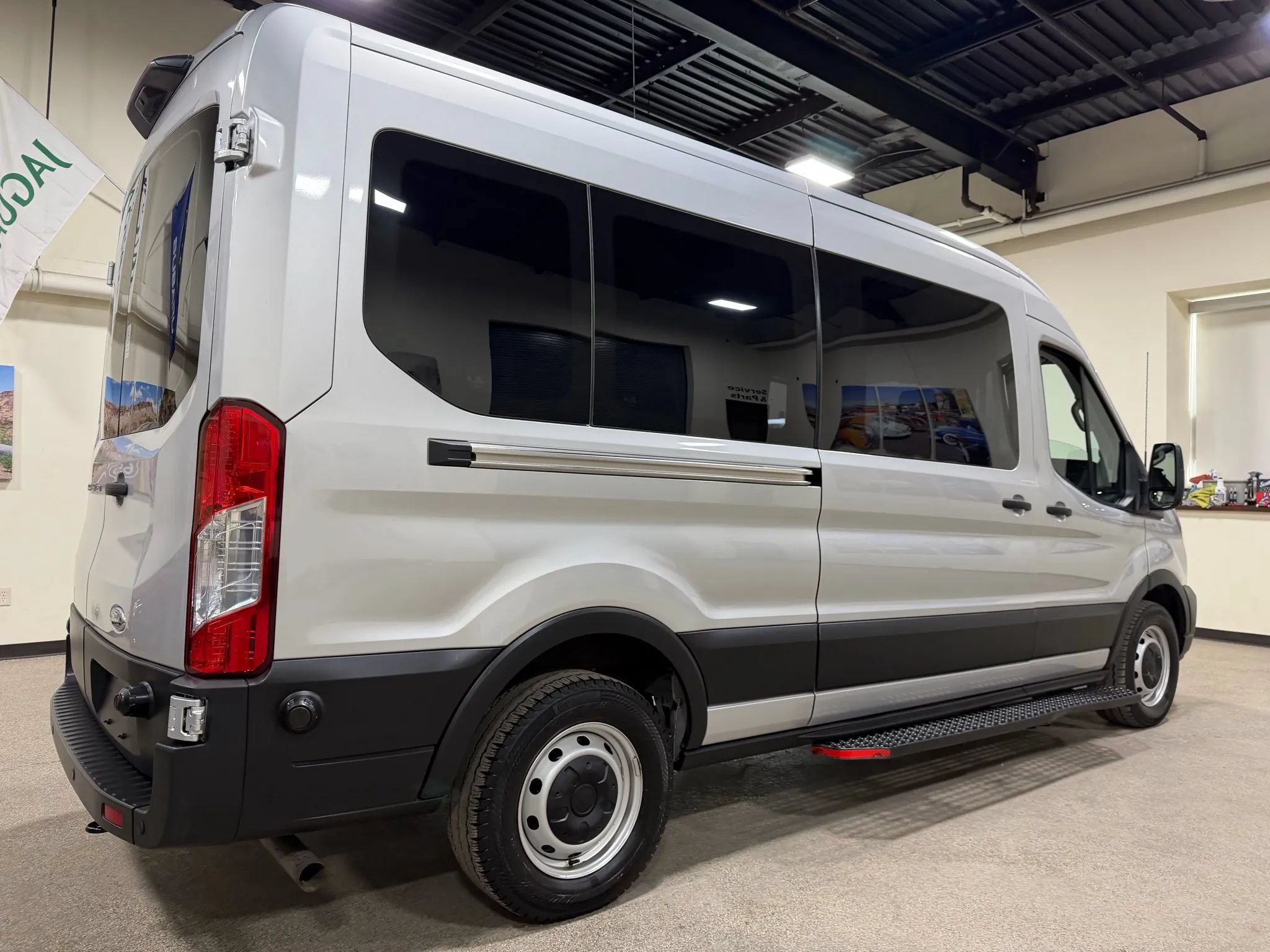 Used 2020 Ford Transit 250 Medium Roof RWD image 17