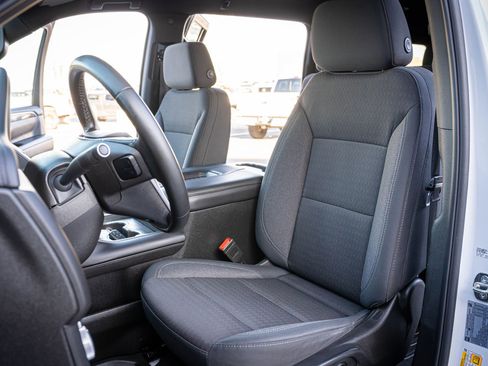 Used 2023 GMC Yukon XL SLE image 11