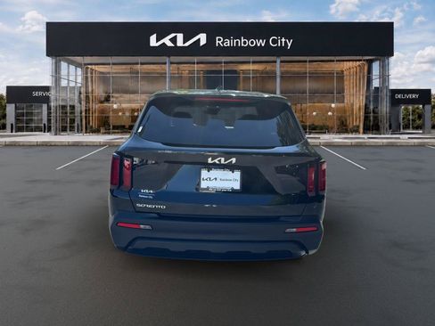 Used 2023 Kia Sorento LX FWD image 6