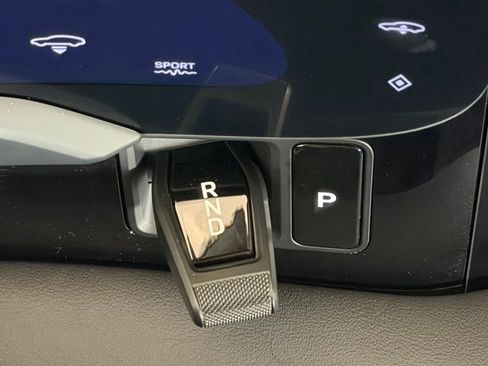 Used 2026 Porsche Taycan image 27