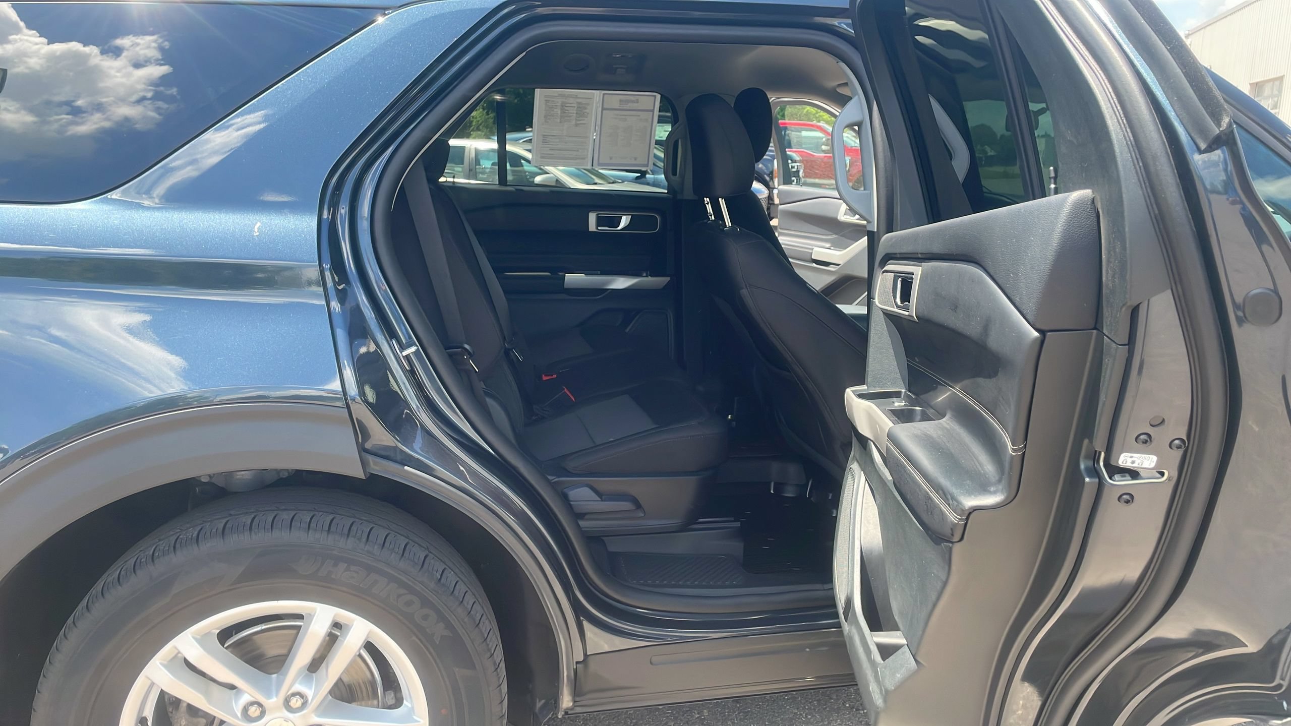 Certified 2024 Ford Explorer XLT AWD/4WD image 27