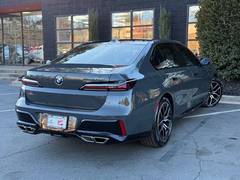 Used 2023 BMW 760i xDrive w/ Executive Package image 12