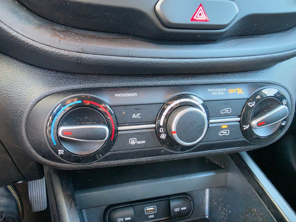 Certified 2023 Kia Soul LX w/ LX Technology Package FWD image 30