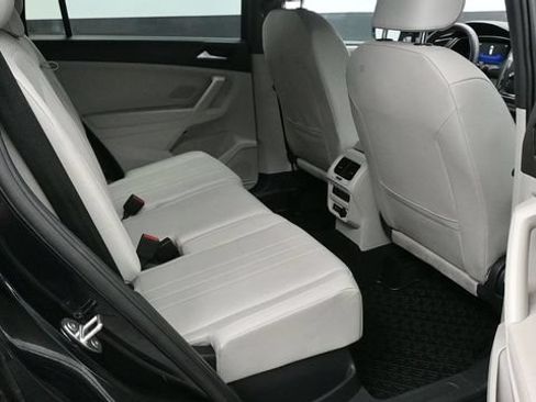 Used 2023 Volkswagen Tiguan SE R-Line AWD/4WD image 9