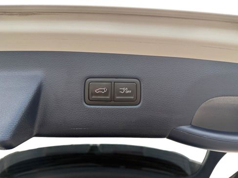 Used 2025 Kia Carnival SX Prestige FWD image 15