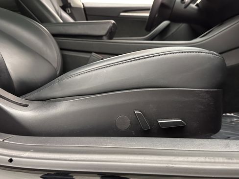 Used 2023 Tesla Model 3 Standard Range image 35