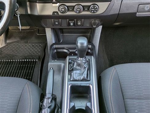 Used 2019 Toyota Tacoma TRD Sport image 19