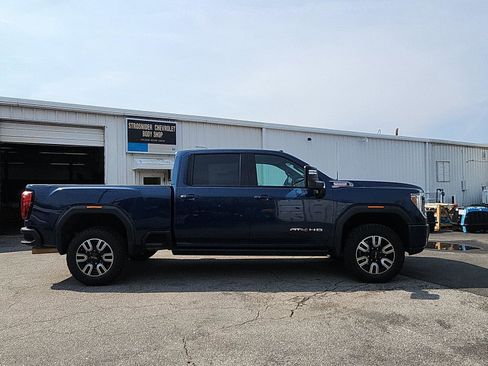 Used 2022 GMC Sierra 3500 AT4 w/ AT4 Premium Plus Package image 6