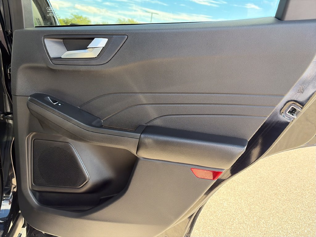 Used 2023 Ford Escape Platinum AWD/4WD image 33