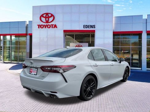 Used 2024 Toyota Camry XSE FWD image 3
