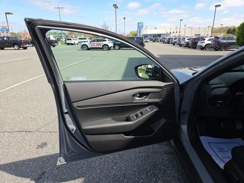 Used 2025 Honda Accord Sport image 14