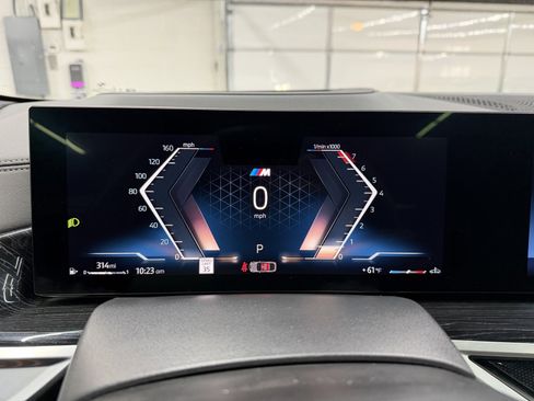 Used 2024 BMW X6 xDrive40i w/ Premium Package image 14