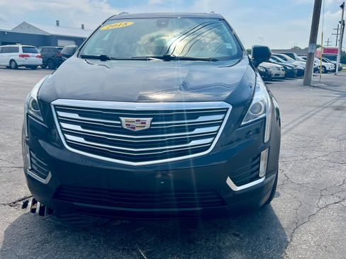 Used 2018 Cadillac XT5 Luxury w/ Driver Awareness Package FWD image 2