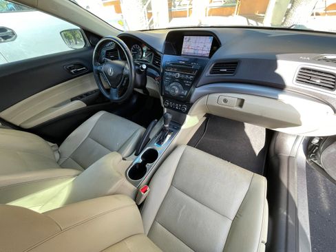 Used 2013 Acura ILX w/ Technology Package image 25