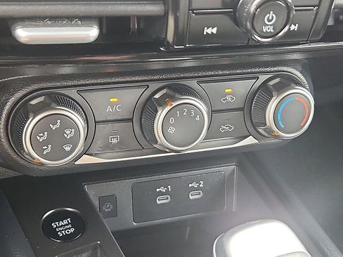 Certified 2025 Nissan Kicks SV AWD/4WD image 16