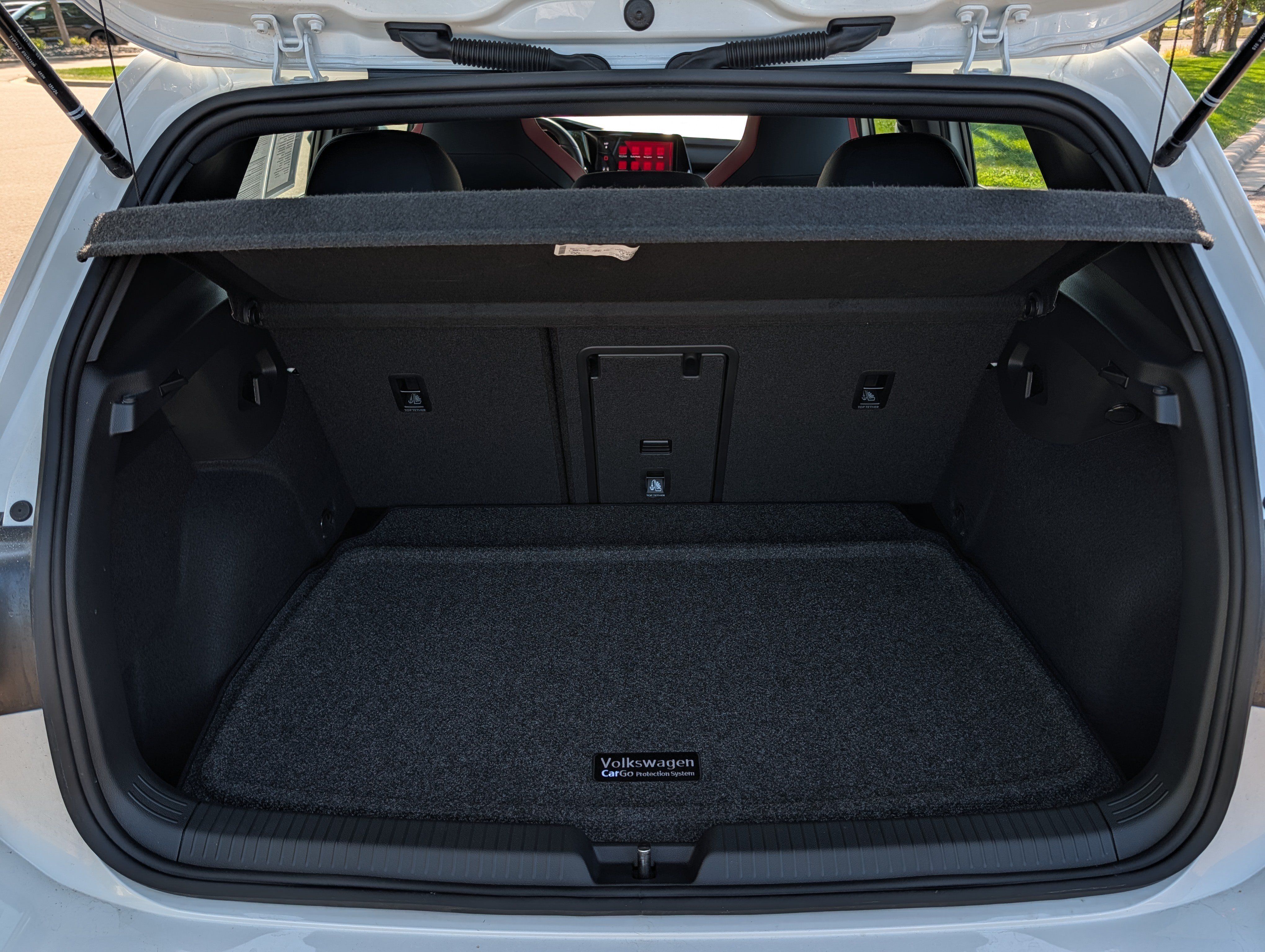 Certified 2024 Volkswagen GTI SE FWD image 18