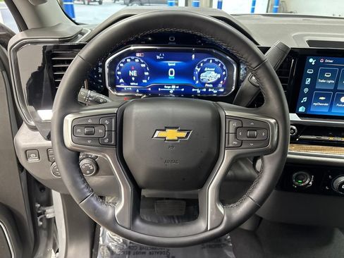 Used 2024 Chevrolet Silverado 1500 LT AWD/4WD image 12