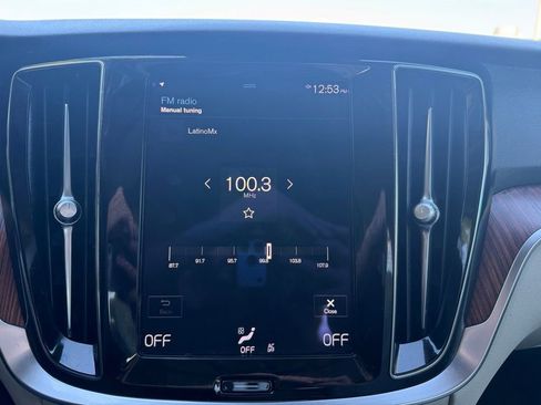 Used 2021 Volvo S60 T5 Momentum w/ Premium Package image 34