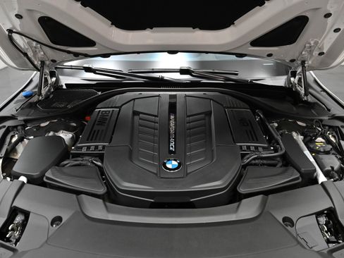 Used 2022 BMW M760i xDrive w/ Luxury Rear Seating Package image 52