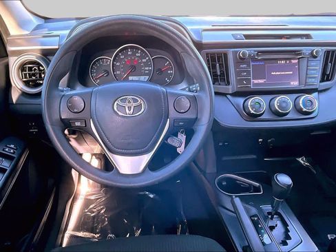 Used 2016 Toyota RAV4 LE FWD image 5