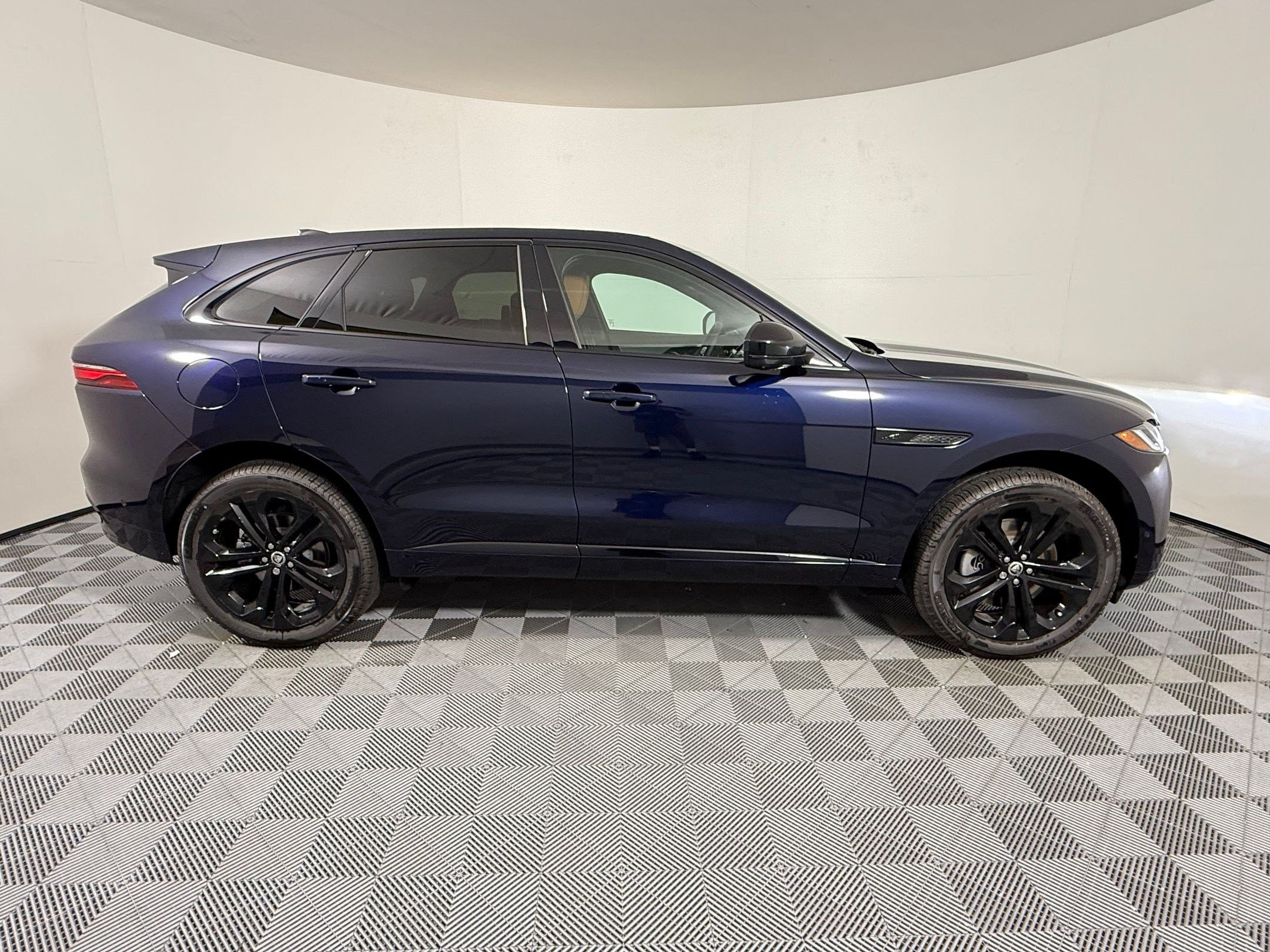 New 2026 Jaguar F-PACE R-Dynamic S AWD/4WD image 7