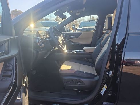 New 2026 Chevrolet Equinox ACTIV w/ LPO, Floor Liner Package image 11